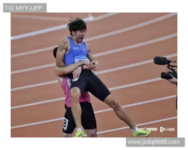 热情全运 - “00后”奉献飞人大战最大惊喜,李泽洋自傲接过长辈大旗 热情全运 - “00后”奉献飞人大战最大惊喜,李泽洋自傲接过长辈大旗